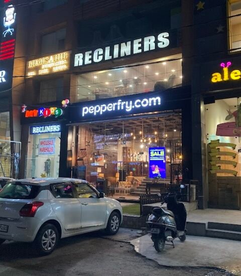 Pepperfry Kirti Nagar - Multi Brand Furniture, Mattress & Home Furnishings Shop - Feature Photo