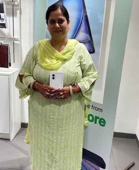 Unicorn, Apple Authorised Reseller - Gallery Photo 3