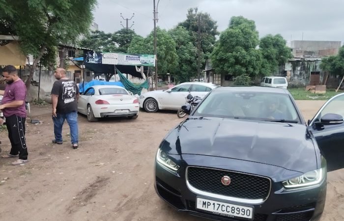 A one car care(free pickup and drop service) - Feature Photo