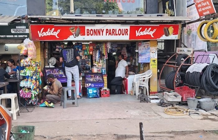 BONNY PARLOUR - Feature Photo