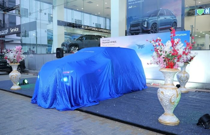 Blue Hyundai - Gallery Photo 3