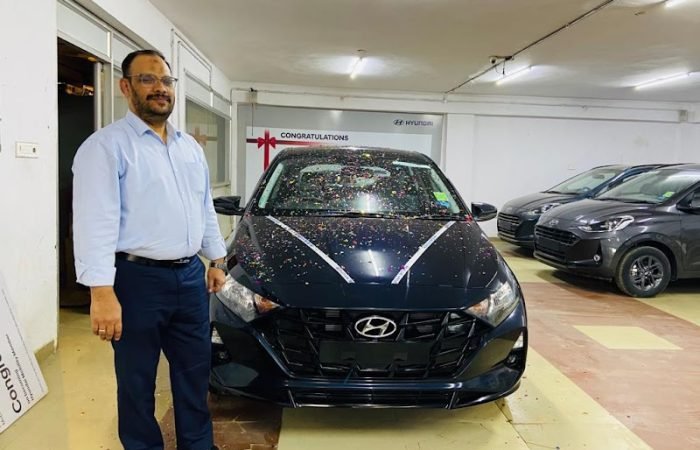 Blue Hyundai - Gallery Photo 4