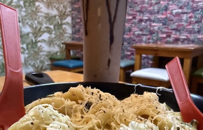 Cafe Maggiwale || Best Maggi Cafe | Candle Light Dinner Decoration - Feature Photo