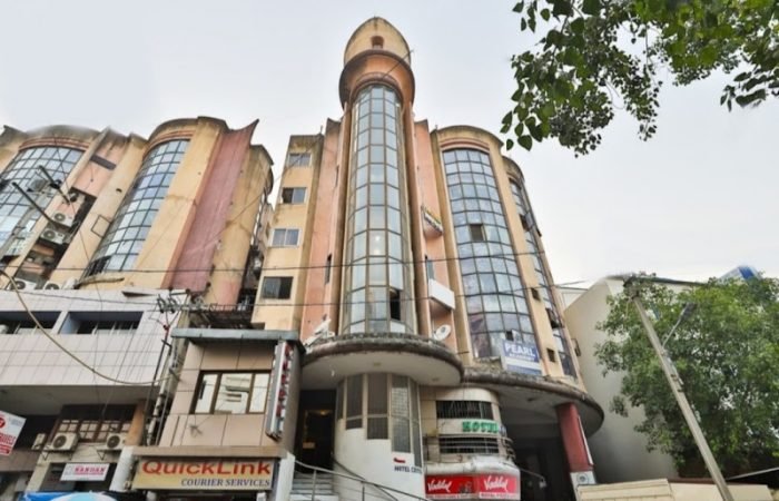 Hotel Amber Vadodara station - Feature Photo