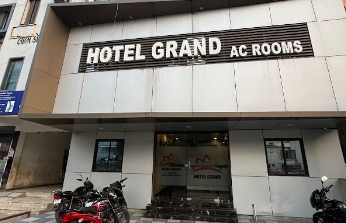 Hotel Grand - Feature Photo