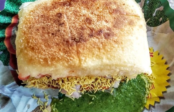 KARNAVATI DABELI AND VADAPAV - Feature Photo