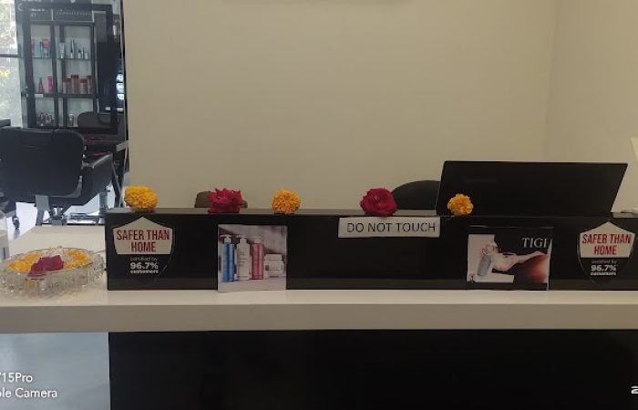 Lakme Salon Fatehgunj - Feature Photo