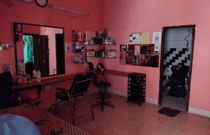 Lovely Beauty Parlour - Feature Photo