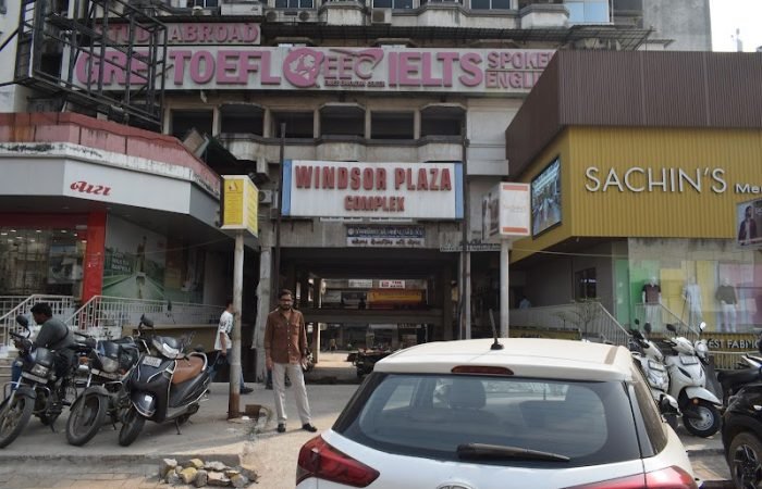 Nimesh Iphone || Best Mobile Shop In Alkapuri | Iphone Shop In Alkapuri | Iphone Sales And Services In Alkapuri - Feature Photo