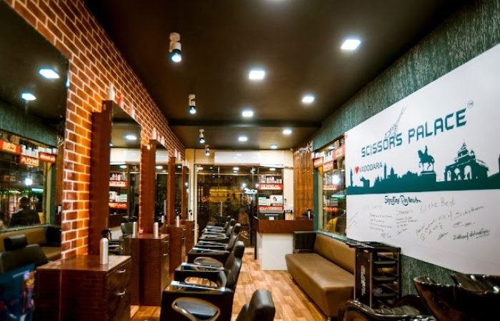 SCISSORS PALACE SMART SALON (FATEHGUNJ) - Feature Photo