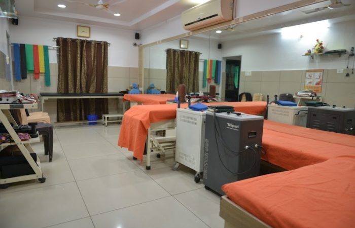 SUSHRUT KNEE - SPINE & DENTAL CLINIC - Feature Photo
