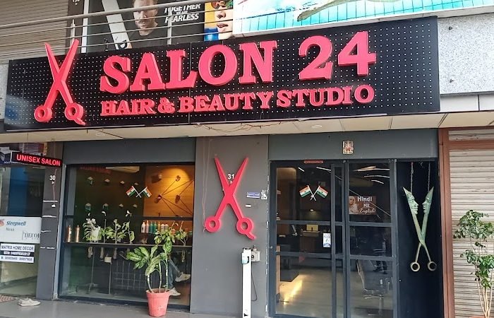Salon 24 - Feature Photo
