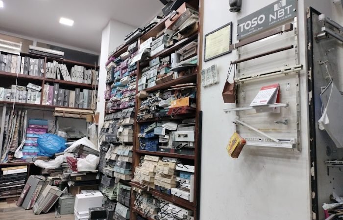 The Wooden laminate Carpet flooring store shop dealer in vadodara - Feature Photo